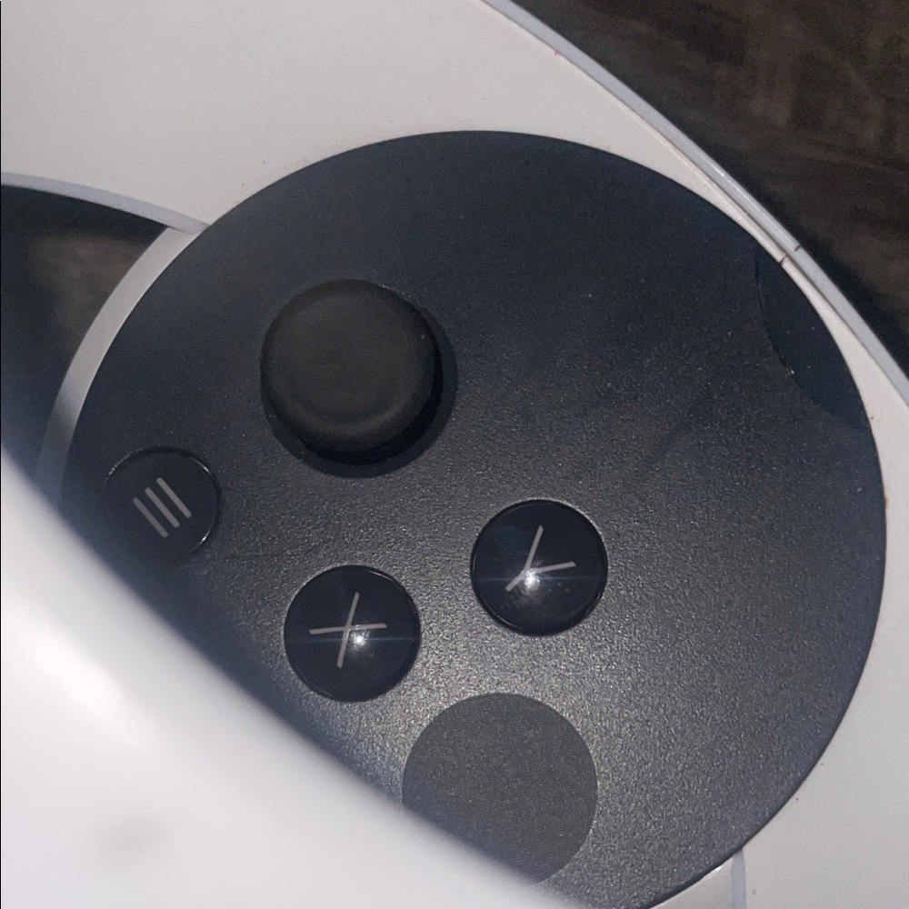 Oculus White VR Controllers - Picture 5 of 5